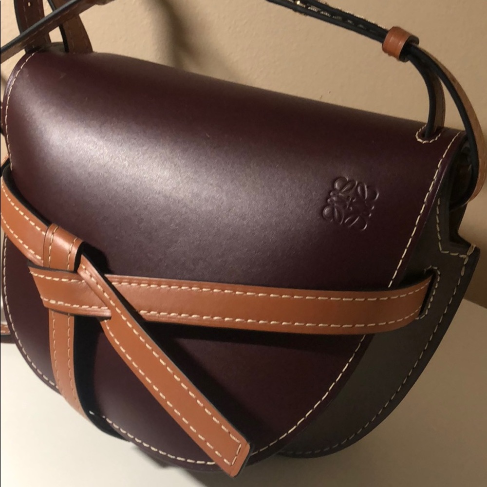😍price 📉😍Loewe small gate crossbody - Picture 2 of 8